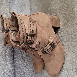 London Rag Size 6.5 Suede Boots